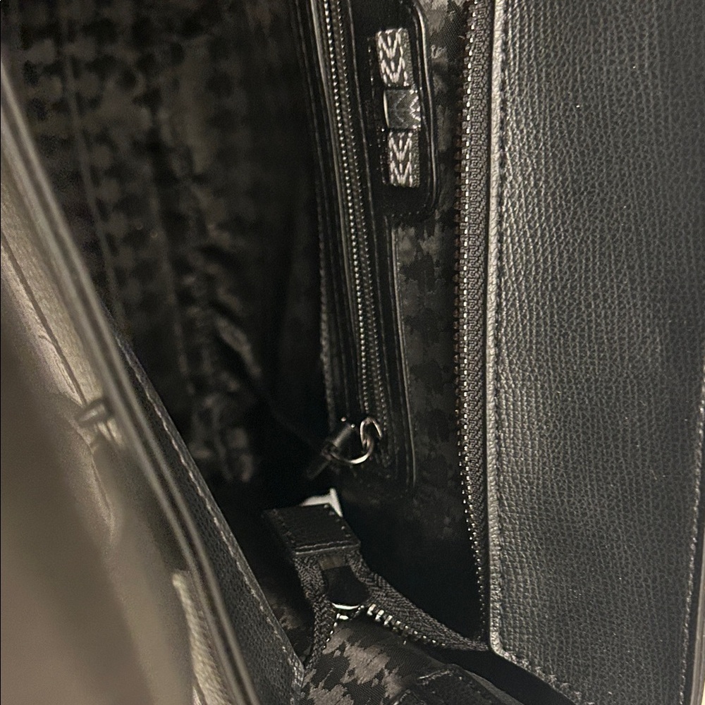 Karl Lagerfeld Black and White  Nouveau Tote “Love from Paris, Karl Xx” - Picture 11 of 16
